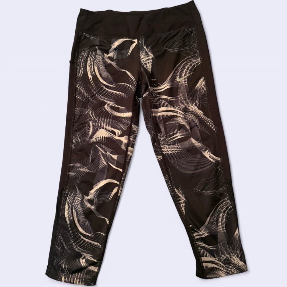 Nike Pro Dri-Fit Abstract Black and White Crop Leggings Women’s Size Medium